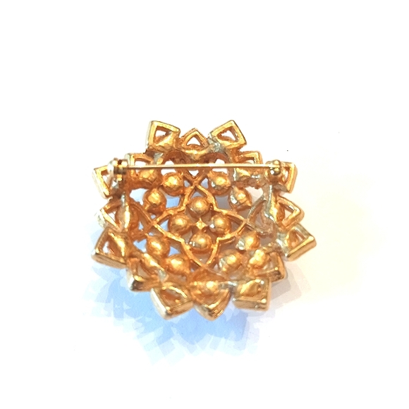 PEARL & Gold & Women's Gorgeous Flower Brooch - Picture 4 of 6